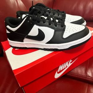 Nike dunk low panda